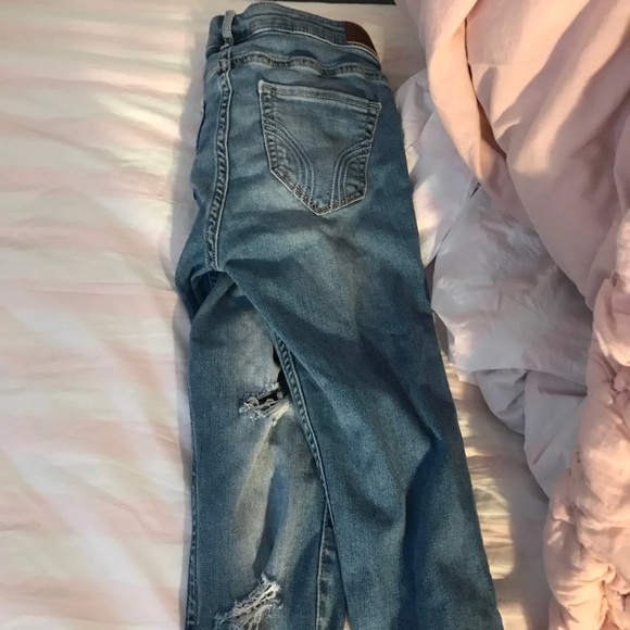 Hollister ripped jeans - Picture 2 of 3